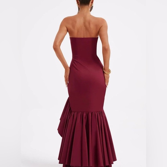 Strapless Ruffle High-Low Bodycon Dress - Picture 13 of 14